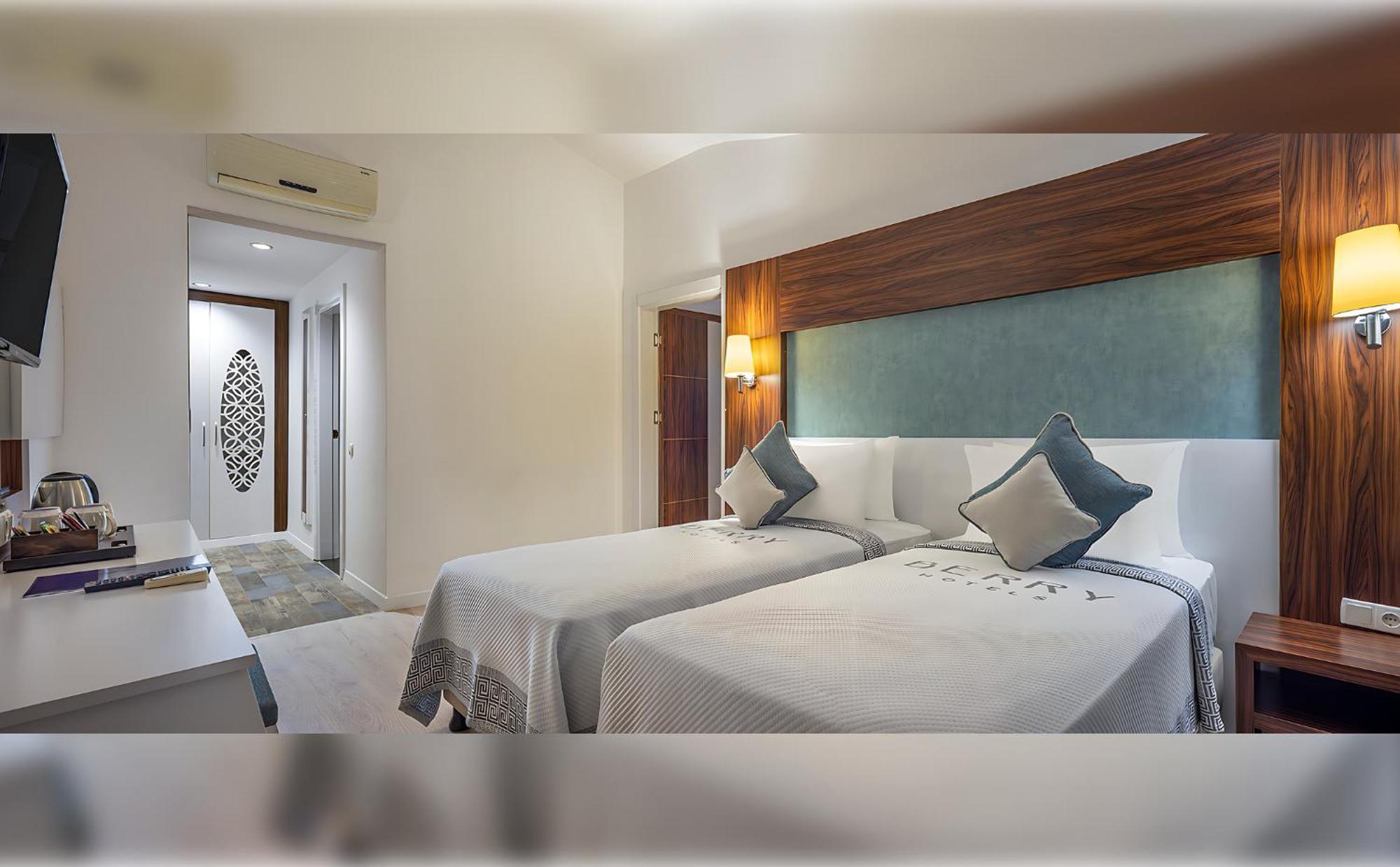 Berry Blue Hotels シダ エクステリア 写真